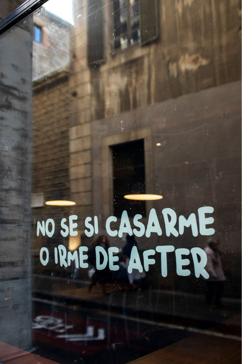 No se si casarme o irme de after