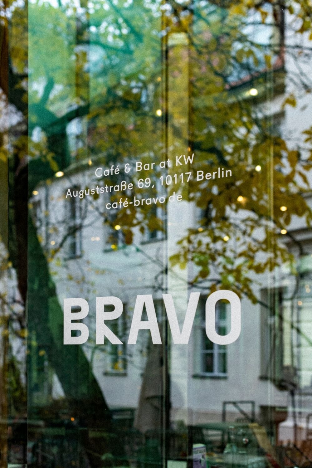 Bravo Cafe 01, Berlin