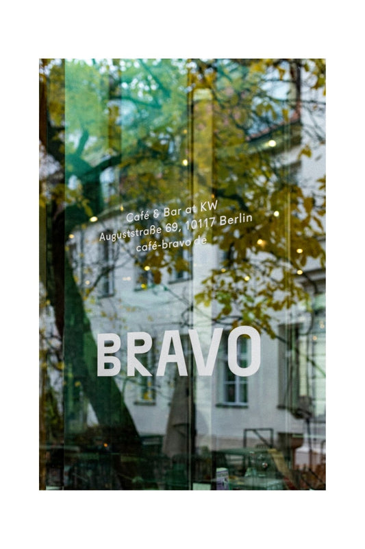 Bravo Cafe 01, Berlin