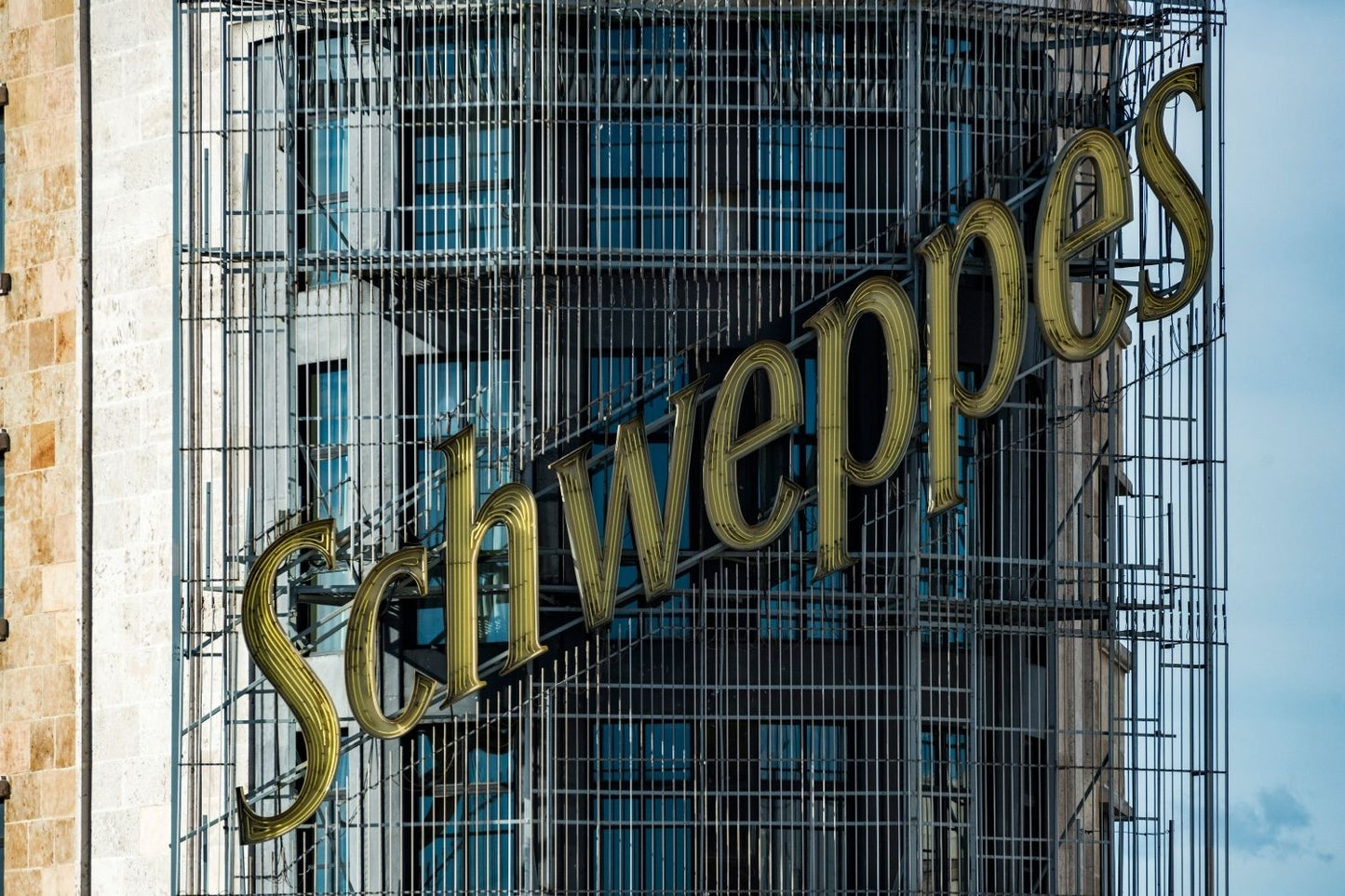 Schweppes, Madrid